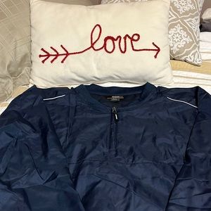 Mens water resistant pullover 1/4 zip jacket. Has zip side pockets. Size XXL